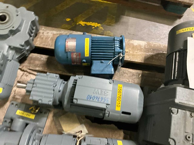Diverse elektromotoren (6x) - afbeelding 5 van  7