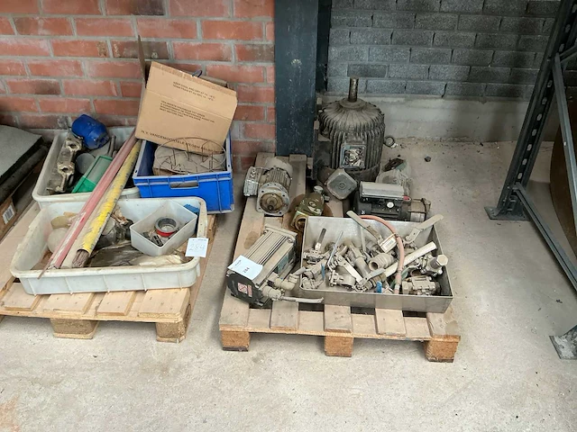 Diverse elektromotoren (7x) - afbeelding 1 van  13