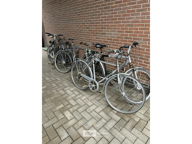 Diverse fietsen (6x) - afbeelding 1 van  6