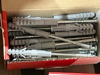 Diverse fischer tuimelpluggen en pluggen - afbeelding 8 van  8