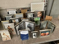 Diverse fotolijsten van o.a. zilverstad (19x) - afbeelding 1 van  8