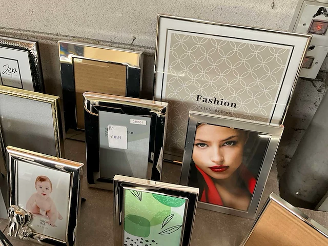 Diverse fotolijsten van o.a. zilverstad (19x) - afbeelding 5 van  8