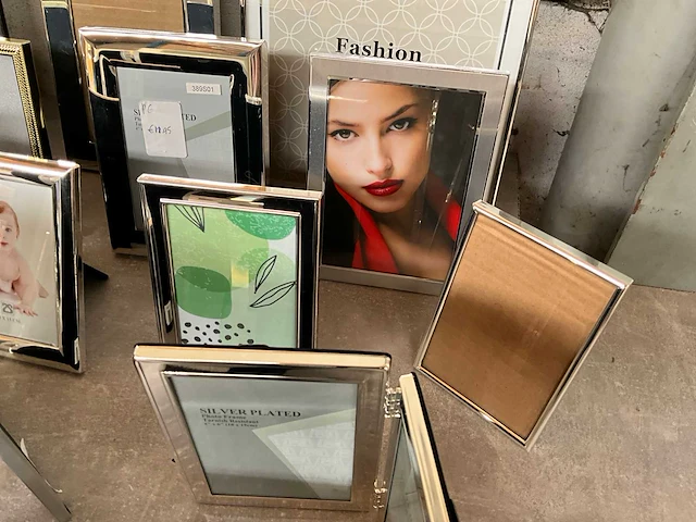 Diverse fotolijsten van o.a. zilverstad (19x) - afbeelding 6 van  8