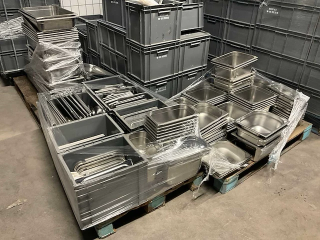 Diverse gastronormbak ca. 85x - afbeelding 3 van  7