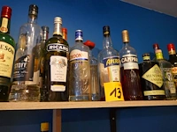 Diverse gebruikte en nieuwe flessen sterke drank + diverse items - afbeelding 7 van  10