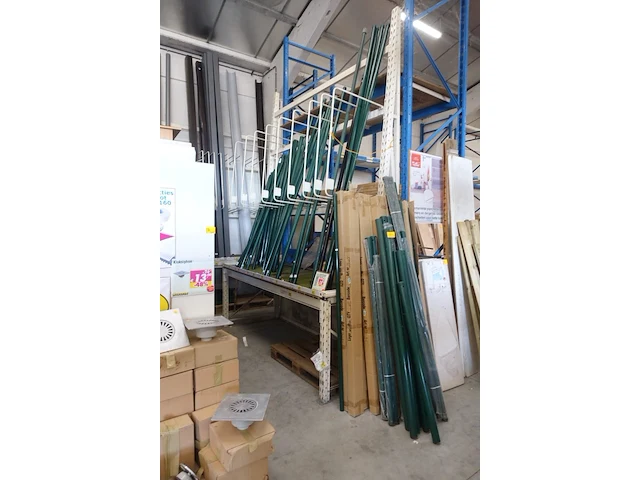 Diverse geplastificeerde metalen palen - afbeelding 1 van  4