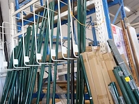Diverse geplastificeerde metalen palen - afbeelding 3 van  4