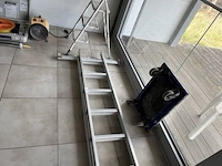 Diverse gereedschap w.o. steengzaag, schuifladder, tonstofzuiger, boormachine, werflampen, tegelsnijder, enz (19,27,30,32,34,35,36,37,38,39,46,54,55) - afbeelding 3 van  29