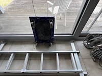 Diverse gereedschap w.o. steengzaag, schuifladder, tonstofzuiger, boormachine, werflampen, tegelsnijder, enz (19,27,30,32,34,35,36,37,38,39,46,54,55) - afbeelding 5 van  29