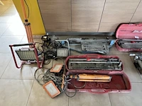 Diverse gereedschap w.o. steengzaag, schuifladder, tonstofzuiger, boormachine, werflampen, tegelsnijder, enz (19,27,30,32,34,35,36,37,38,39,46,54,55) - afbeelding 11 van  29