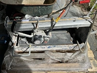 Diverse gereedschap w.o. steengzaag, schuifladder, tonstofzuiger, boormachine, werflampen, tegelsnijder, enz (19,27,30,32,34,35,36,37,38,39,46,54,55) - afbeelding 16 van  29