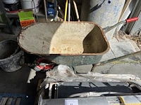 Diverse gereedschap w.o. steengzaag, schuifladder, tonstofzuiger, boormachine, werflampen, tegelsnijder, enz (19,27,30,32,34,35,36,37,38,39,46,54,55) - afbeelding 19 van  29