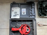 Diverse gereedschap w.o. steengzaag, schuifladder, tonstofzuiger, boormachine, werflampen, tegelsnijder, enz (19,27,30,32,34,35,36,37,38,39,46,54,55) - afbeelding 12 van  29