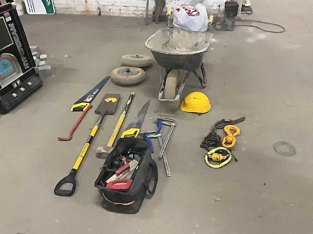 Diverse gereedschap - afbeelding 1 van  5
