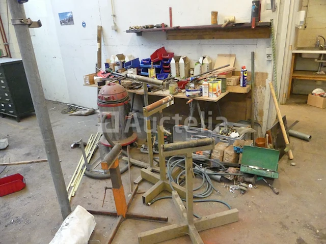Diverse gereedschappen en hardware - afbeelding 16 van  20