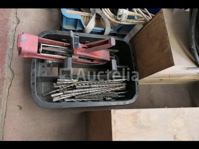 Diverse gereedschappen en verbruiksartikelen - afbeelding 1 van  11