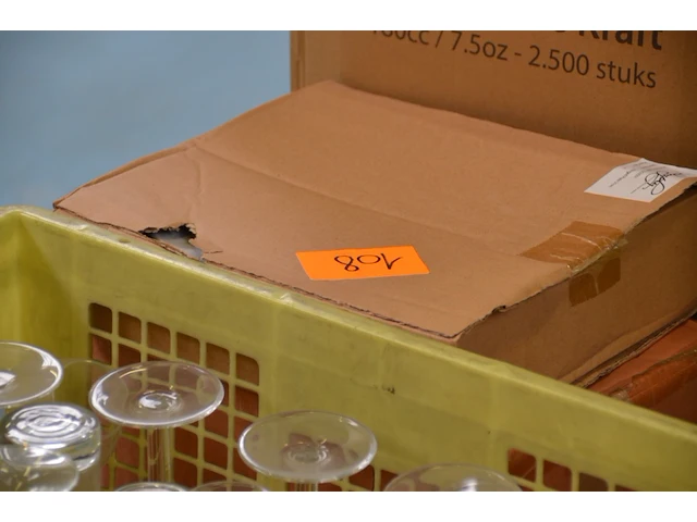 Diverse glaswerk en bestek - afbeelding 1 van  3