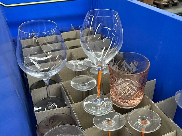 Diverse glazen (150x) - afbeelding 1 van  9