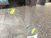Diverse glazen vazen - afbeelding 2 van  2