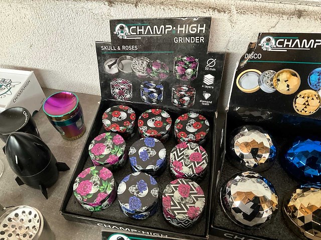 Diverse grinders - afbeelding 4 van  10