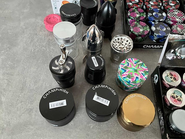 Diverse grinders - afbeelding 7 van  10
