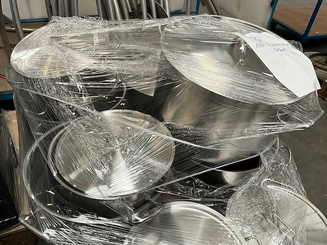 Diverse grote rvs kookpotten (10x) - afbeelding 1 van  9