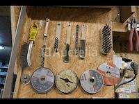 Diverse handgereedschappen - afbeelding 4 van  9