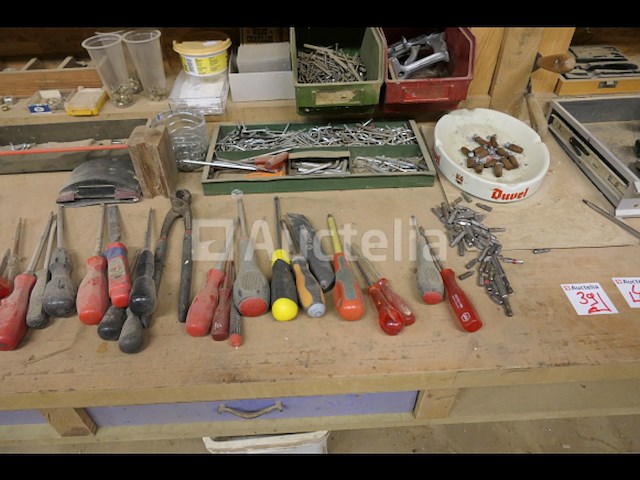 Diverse handgereedschappen - afbeelding 9 van  9