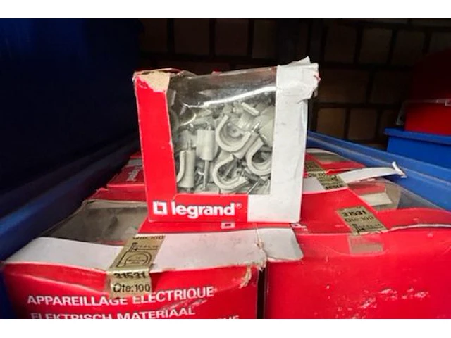 Diverse hechtklemmen legrand ong 140 dozen - afbeelding 2 van  4