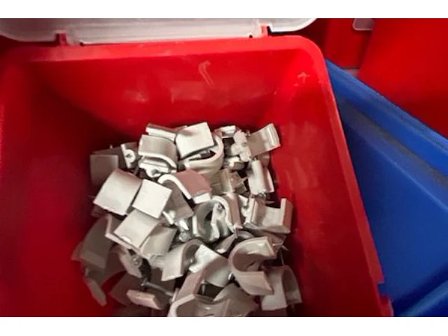 Diverse hechtklemmen legrand ong 65 dozen - afbeelding 2 van  3