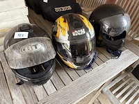 Diverse helmen - afbeelding 1 van  5