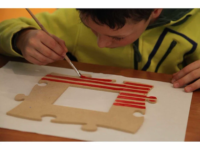 Diverse hobby- en knutselmaterialen en verf - afbeelding 19 van  26