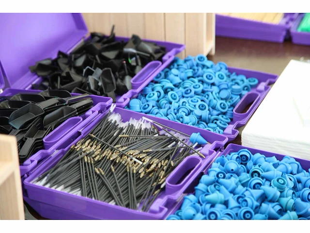 Diverse hobby- en knutselmaterialen - afbeelding 57 van  73