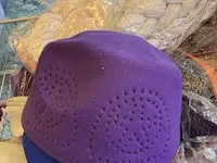 Diverse hoofddeksels en lingerie - afbeelding 6 van  17