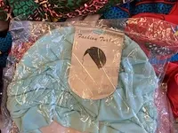 Diverse hoofddeksels en lingerie - afbeelding 8 van  17