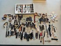 Diverse horlogebandjes en onderdelen (100x) - afbeelding 1 van  13