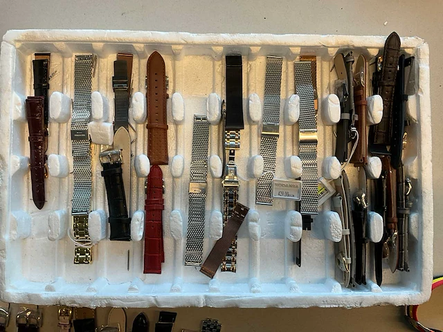 Diverse horlogebandjes en onderdelen (100x) - afbeelding 6 van  13
