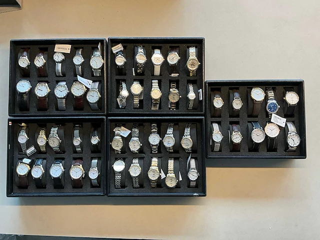 Diverse horloges (50x) - afbeelding 1 van  14