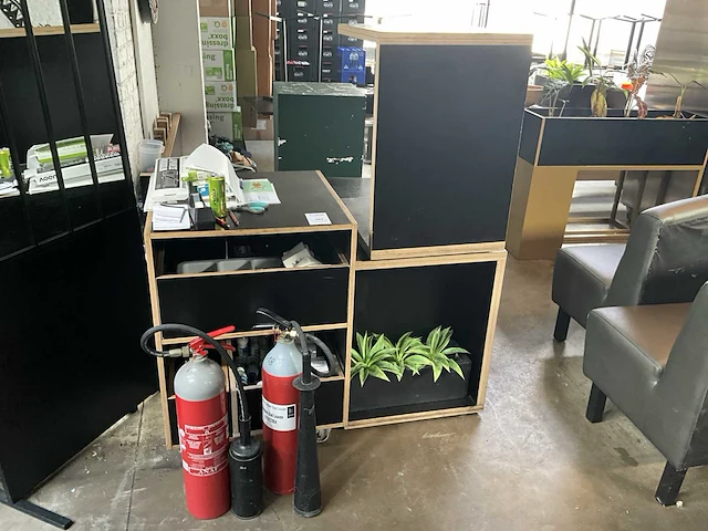 Diverse houten bijzettafel (3x) - afbeelding 1 van  6