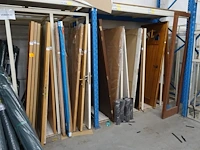 Diverse houten binnendeuren - afbeelding 1 van  7
