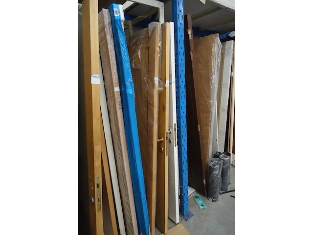 Diverse houten binnendeuren - afbeelding 3 van  7