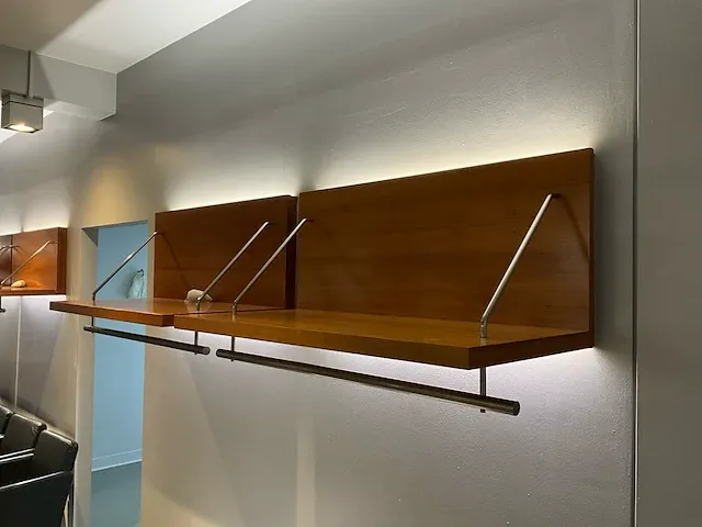 Diverse houten displays - afbeelding 8 van  12