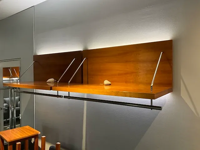 Diverse houten displays - afbeelding 9 van  12