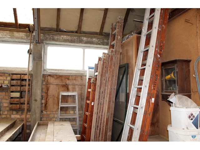 Diverse houten ladders 5 stuks - afbeelding 1 van  3