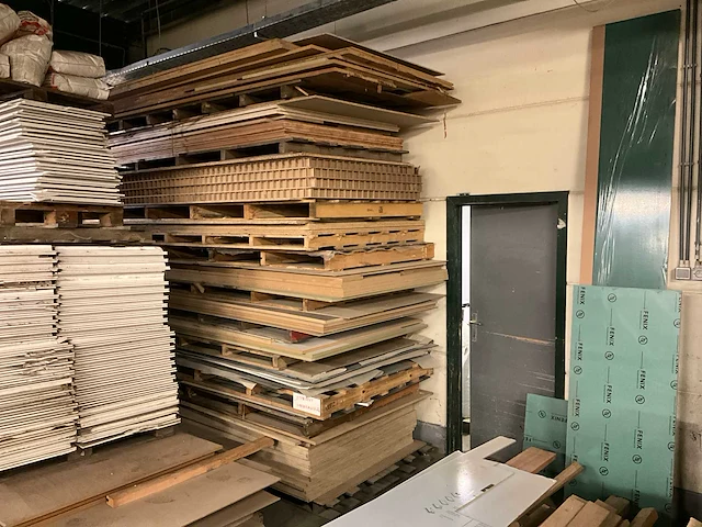 Diverse houten panelen - afbeelding 1 van  11