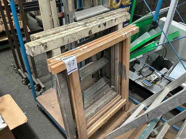 Diverse houten schragen (4x) - afbeelding 2 van  2