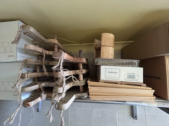 Diverse houten snij- en serveerplanken - afbeelding 1 van  4