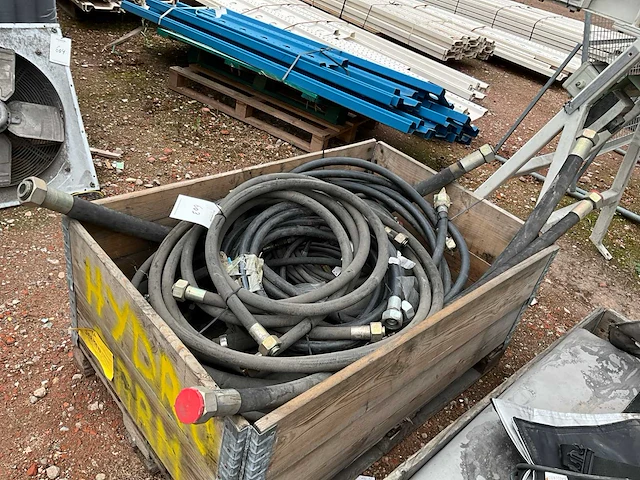 Diverse hydraulische slangen - afbeelding 1 van  3