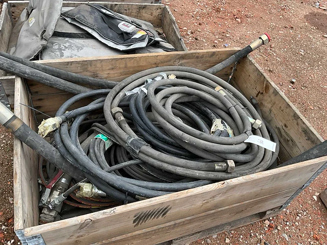Diverse hydraulische slangen - afbeelding 3 van  3