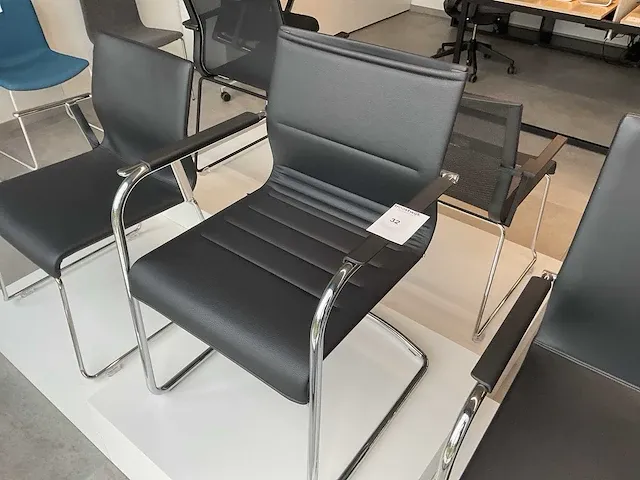 Diverse icf design bezoekersstoelen (3x) - afbeelding 4 van  5
